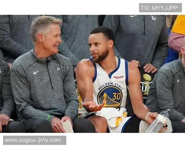 库里分享连胜经验强调团队协作与无私精神助力胜利