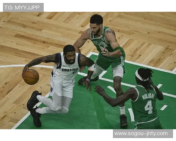 美职篮新赛季东部展望：绿军重建之路与三强争霸的激烈对决